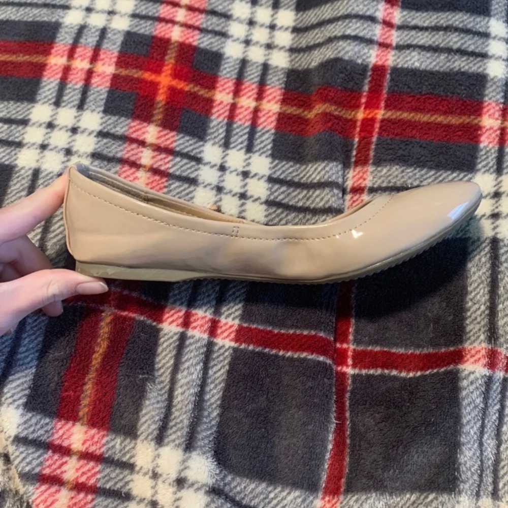 Flats - Picture 2 of 2